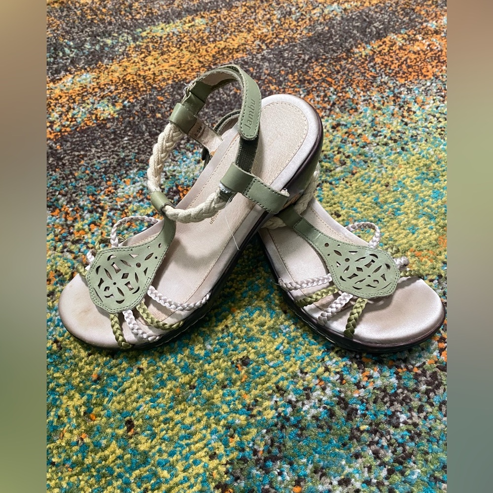 Jambu Sporty Petal Wedge Sandals.